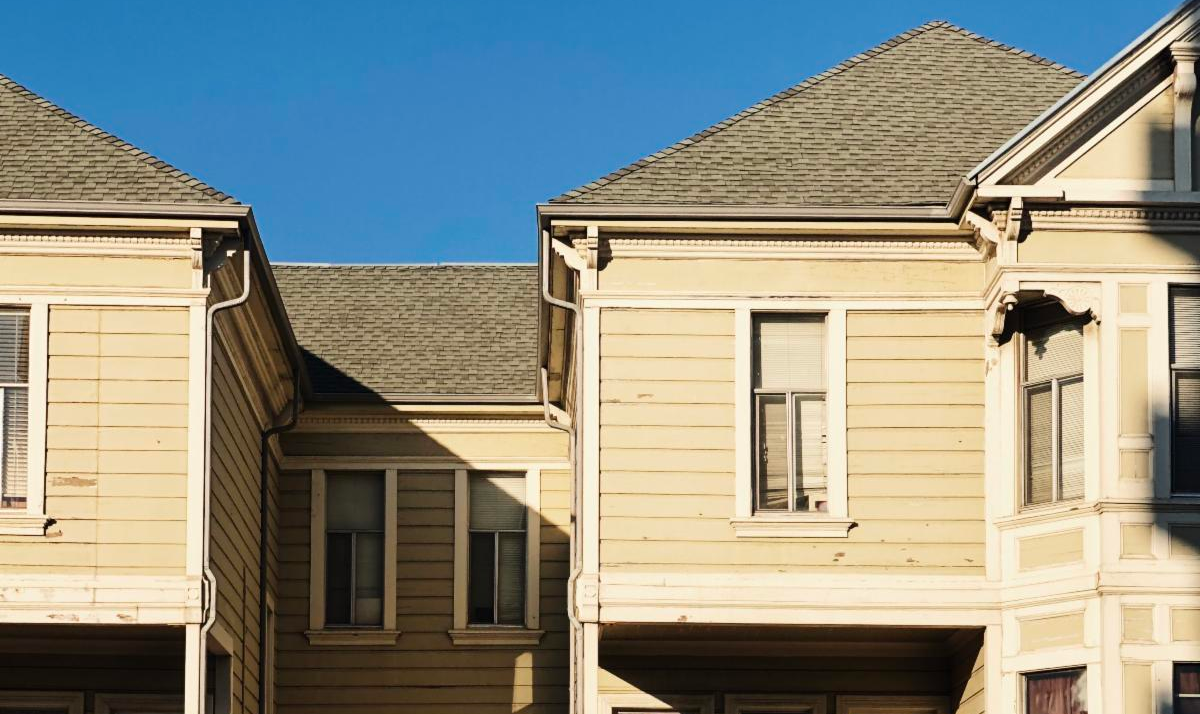 An image of an Alameda County duplex house.